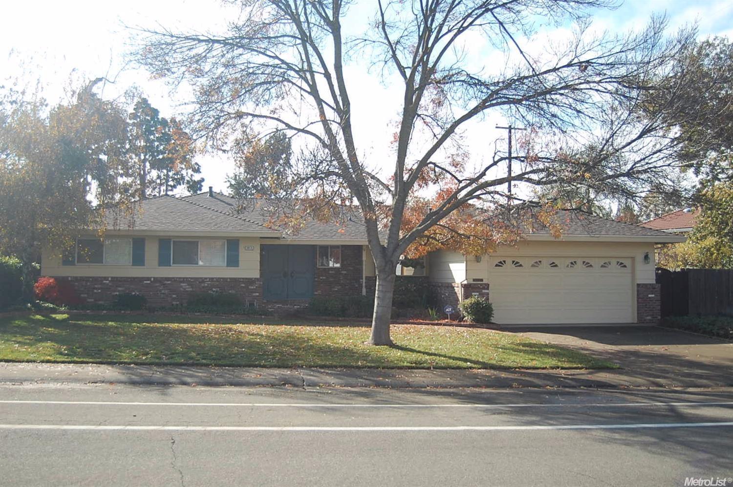 5013 Crestview Dr, Carmichael, CA 95608 photo 1