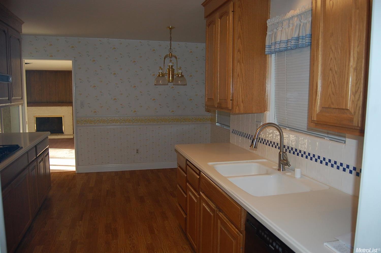 5013 Crestview Dr, Carmichael, CA 95608 photo 9