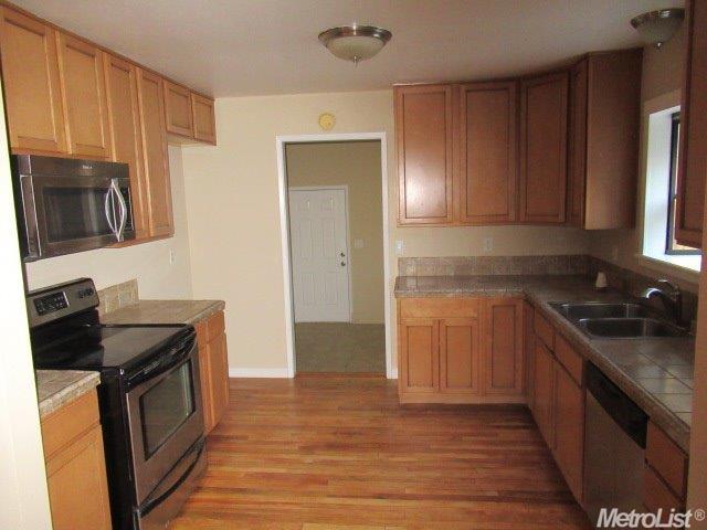 5931 Helva Ln, Carmichael, CA 95608 photo 4
