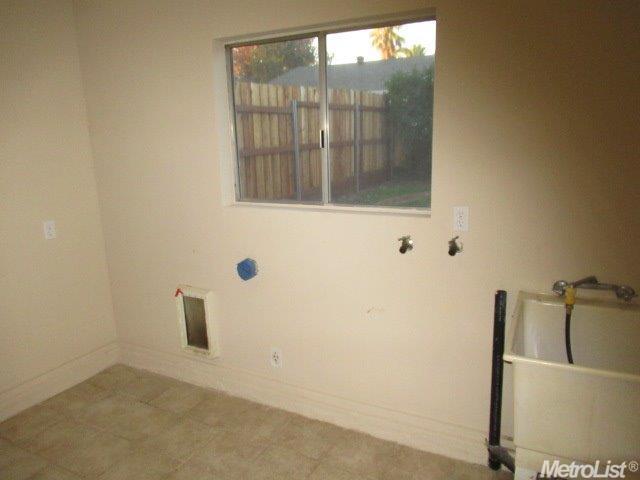 5931 Helva Ln, Carmichael, CA 95608 photo 13