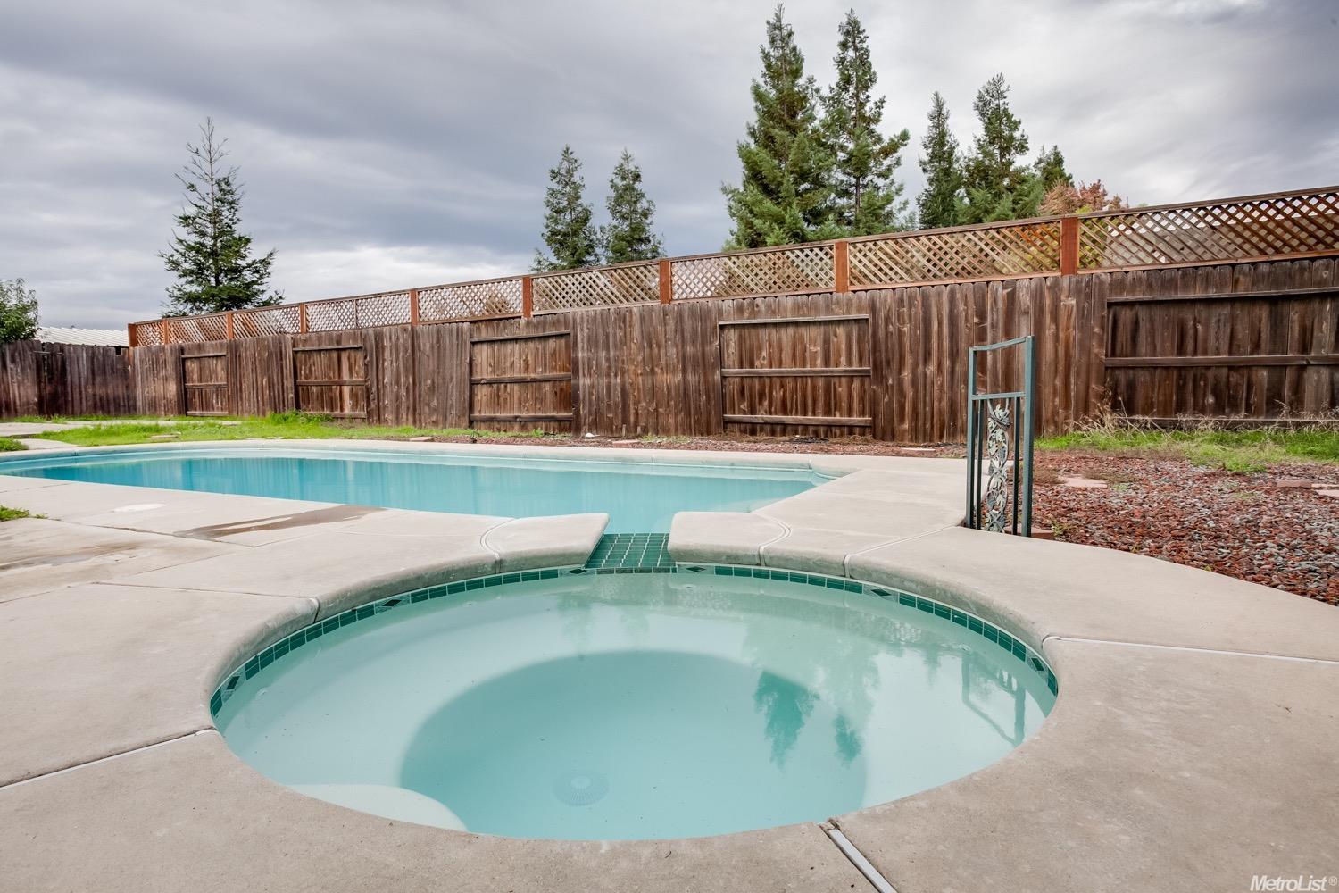 946 Fallbrook Ct, Escalon, CA 95320 photo 17