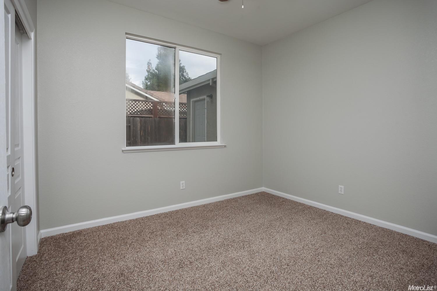 946 Fallbrook Ct, Escalon, CA 95320 photo 8