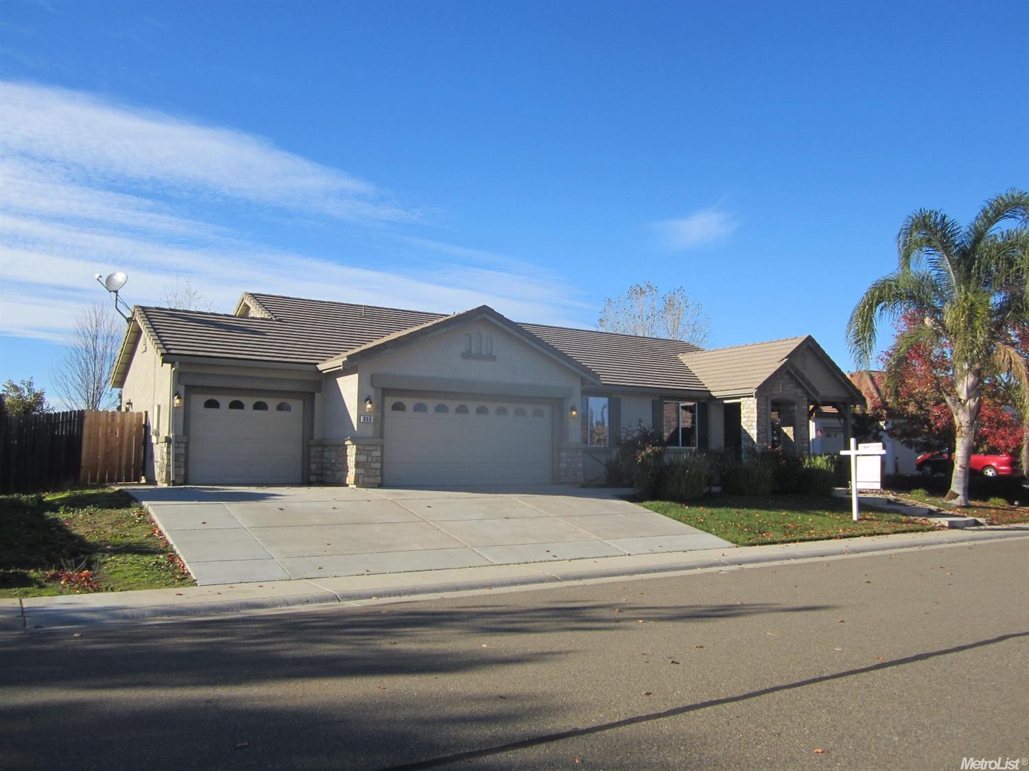 953 Roundstone Dr, Galt, CA 95632 photo 1