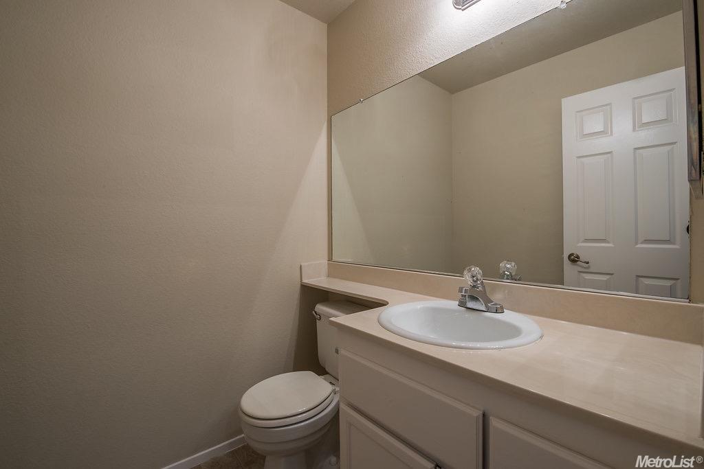2532 Walnut Park Dr, Modesto, CA 95355 photo 5