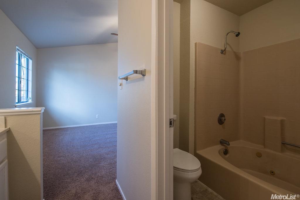 2532 Walnut Park Dr, Modesto, CA 95355 photo 17
