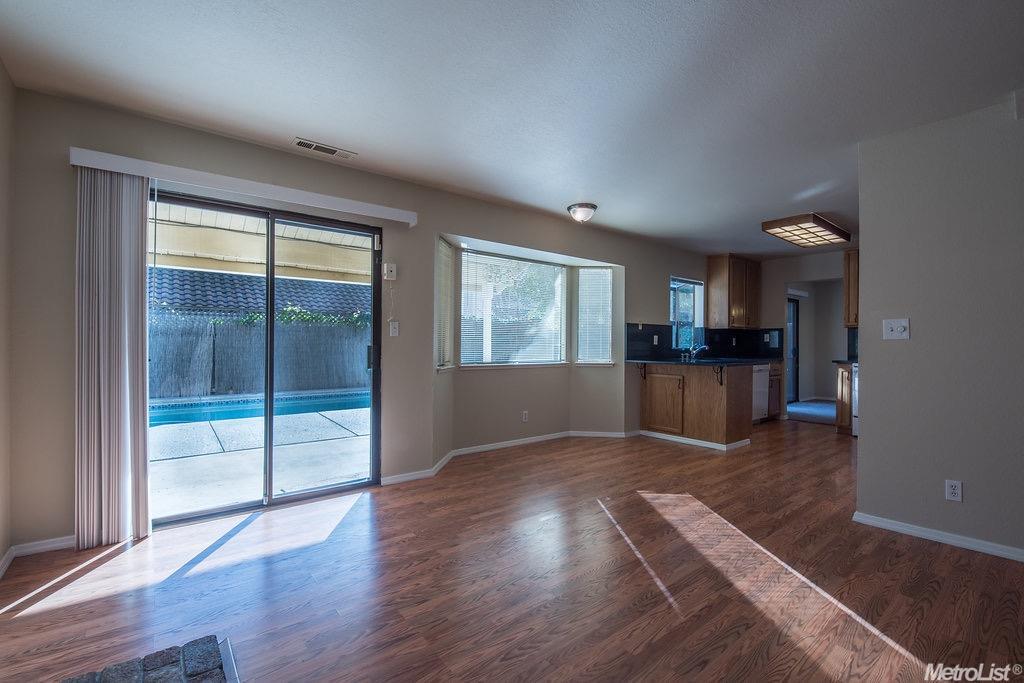 2532 Walnut Park Dr, Modesto, CA 95355 photo 3