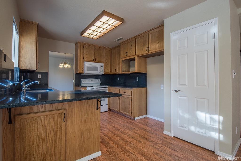 2532 Walnut Park Dr, Modesto, CA 95355 photo 8