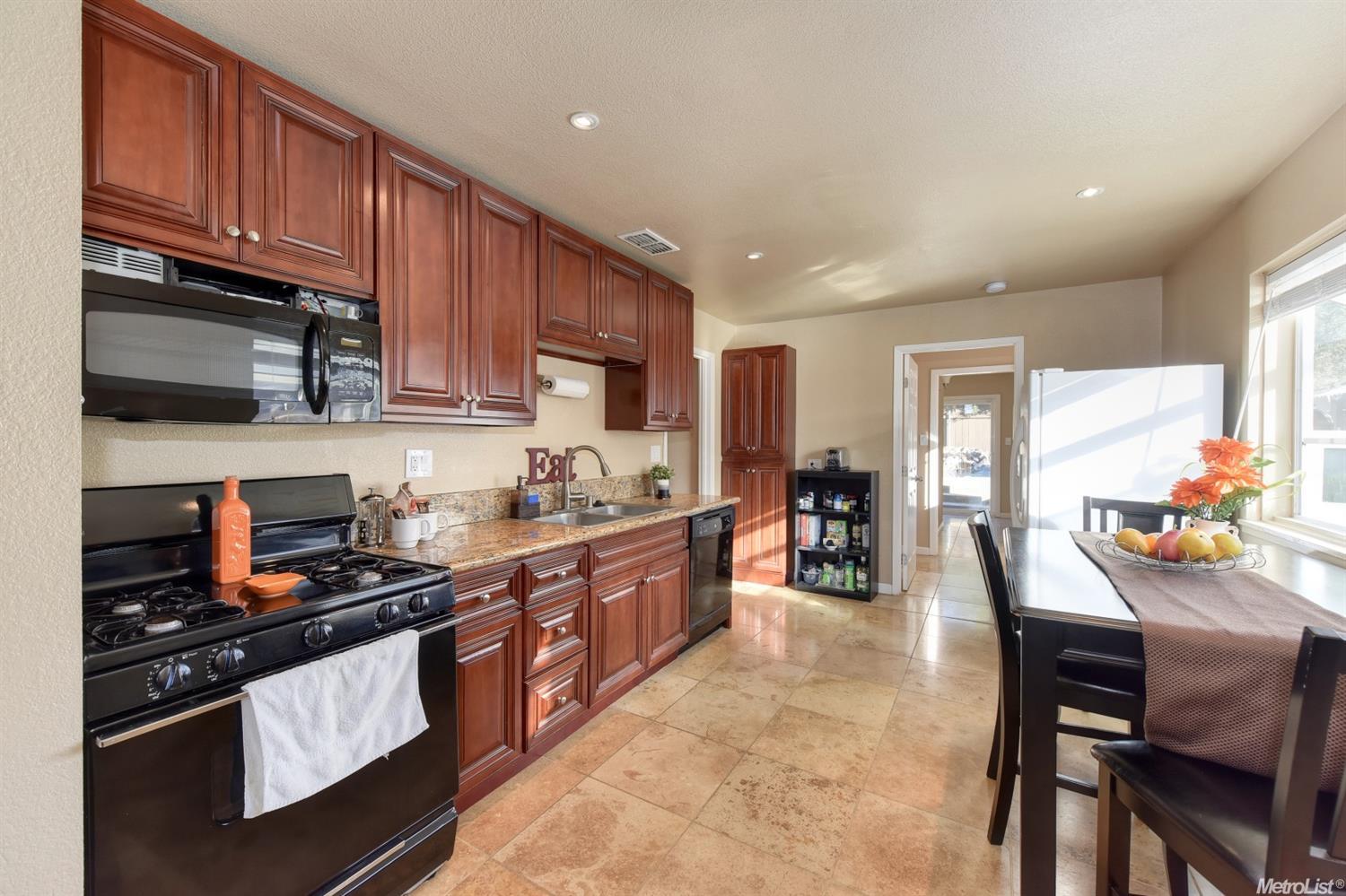 2828 Garfield Ave, Carmichael, CA 95608 photo 9