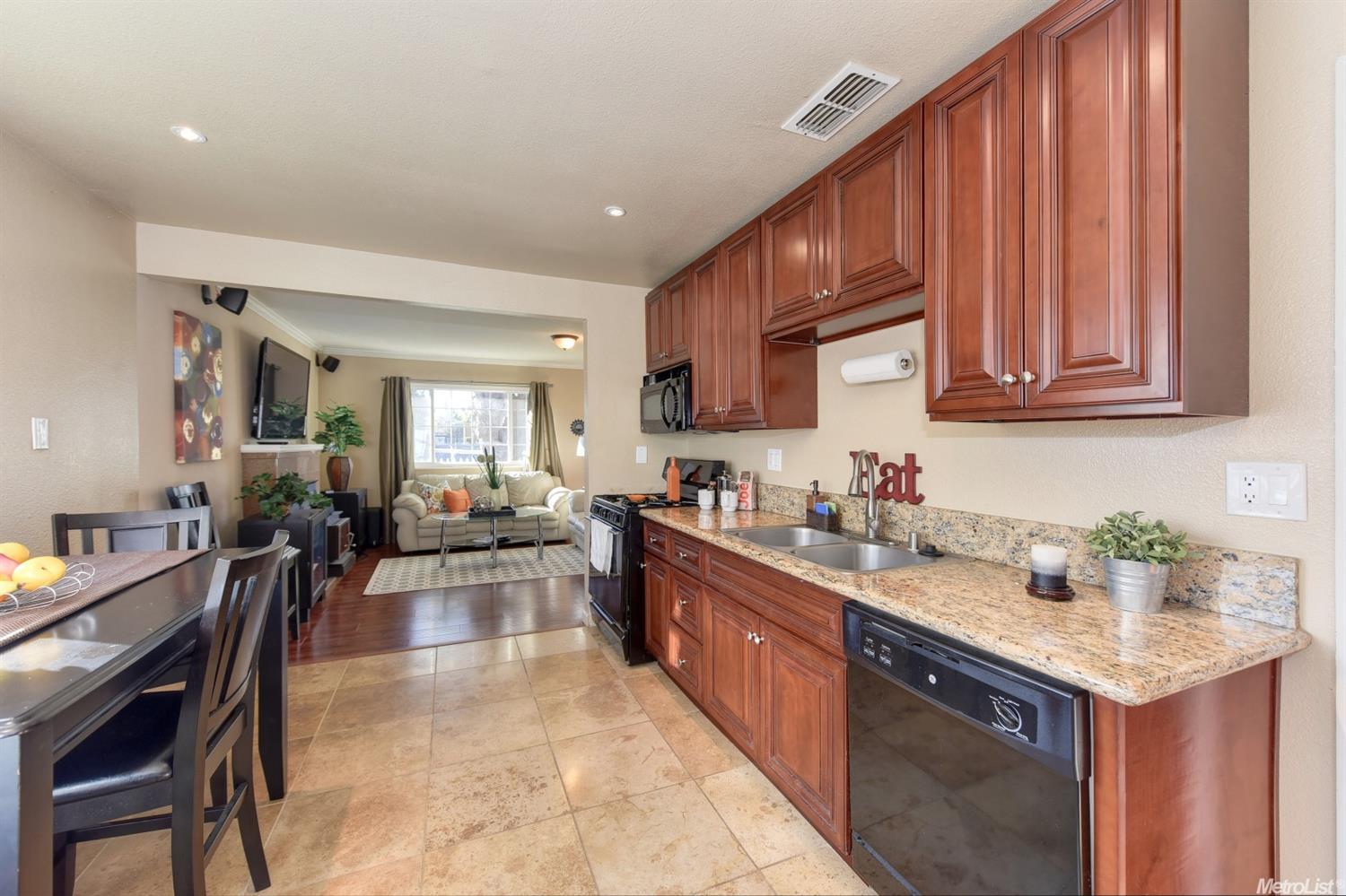 2828 Garfield Ave, Carmichael, CA 95608 photo 11