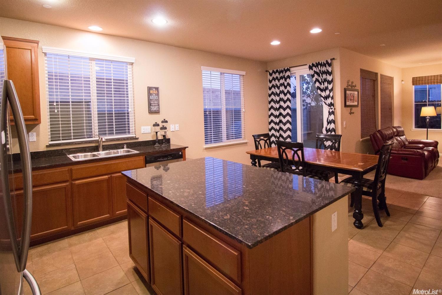 770 Courtyards Loop, Lincoln, CA 95648 photo 3