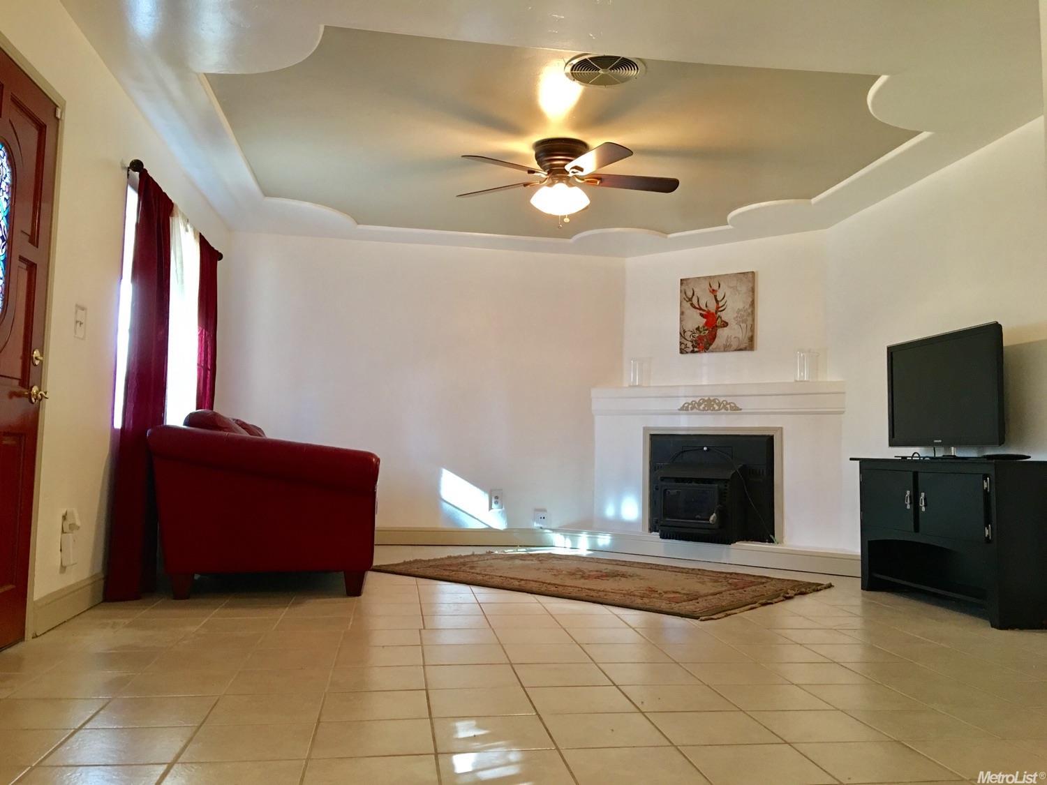 2317 Dora St, Modesto, CA 95354 photo 4