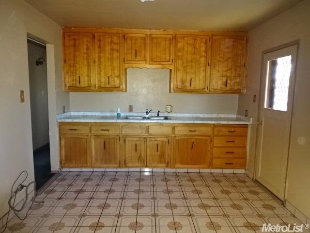 1009 U St, Merced, CA 95341 photo 3