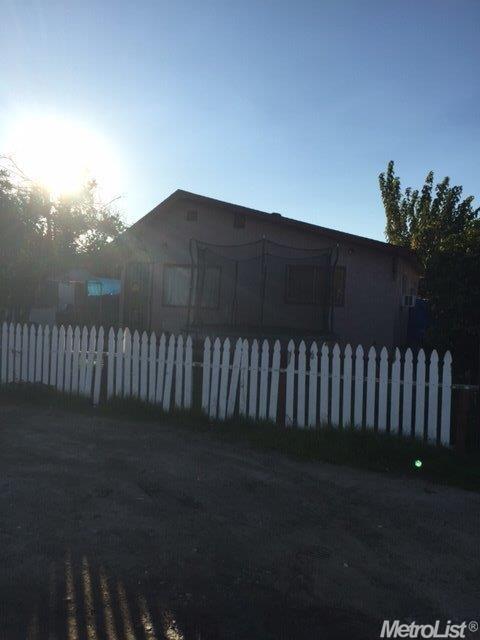 635 Perfidia Ave, Modesto, CA 95351 photo 2