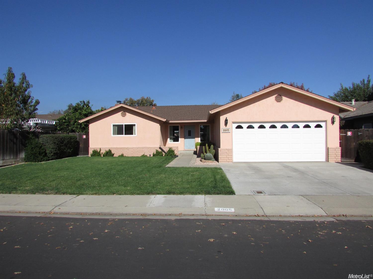 2005 Sweetwater Dr, Modesto, CA 95355 photo 1