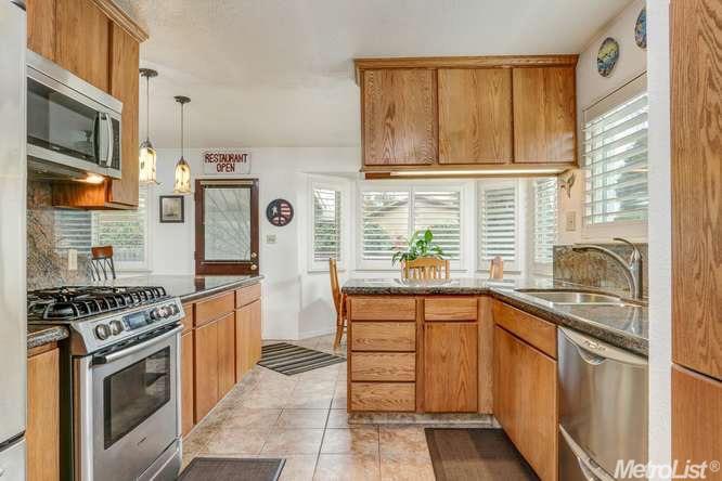 915 Independence Dr, Tracy, CA 95376 photo 4