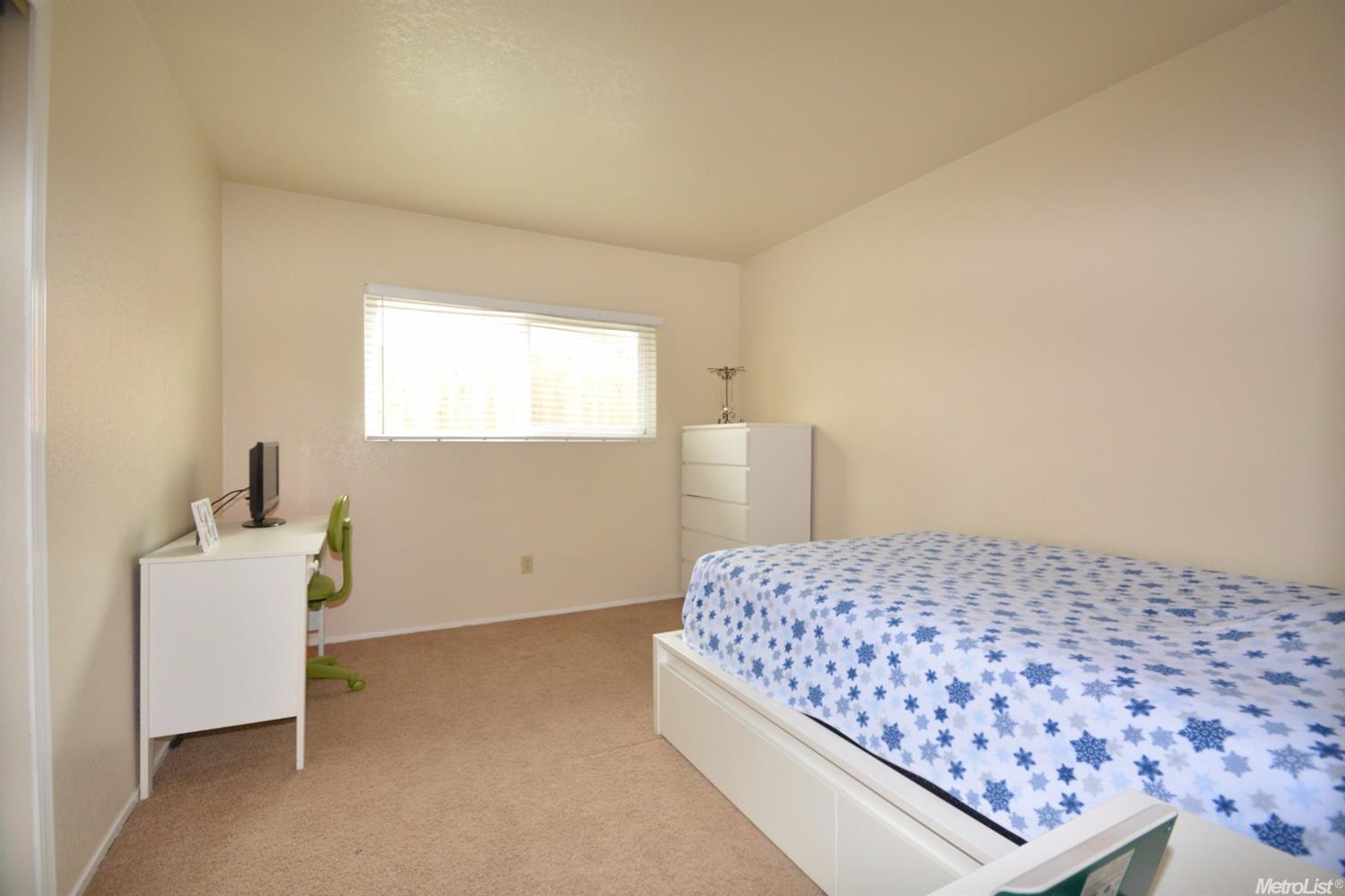 1282 Shaefer St, Manteca, CA 95336 photo 9