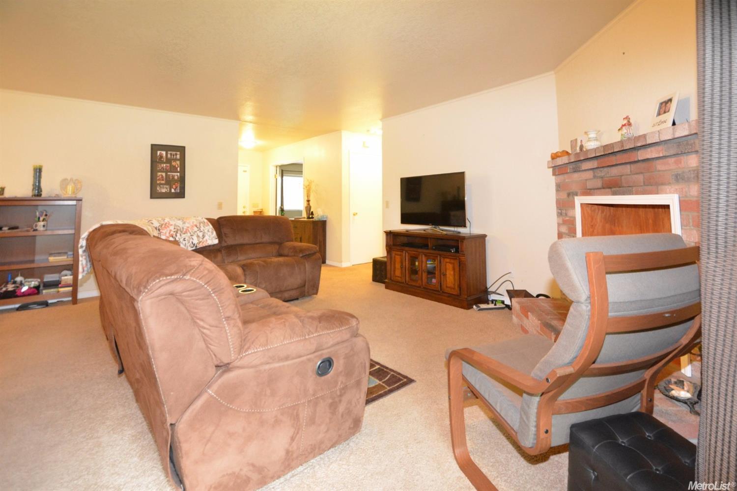 1282 Shaefer St, Manteca, CA 95336 photo 6