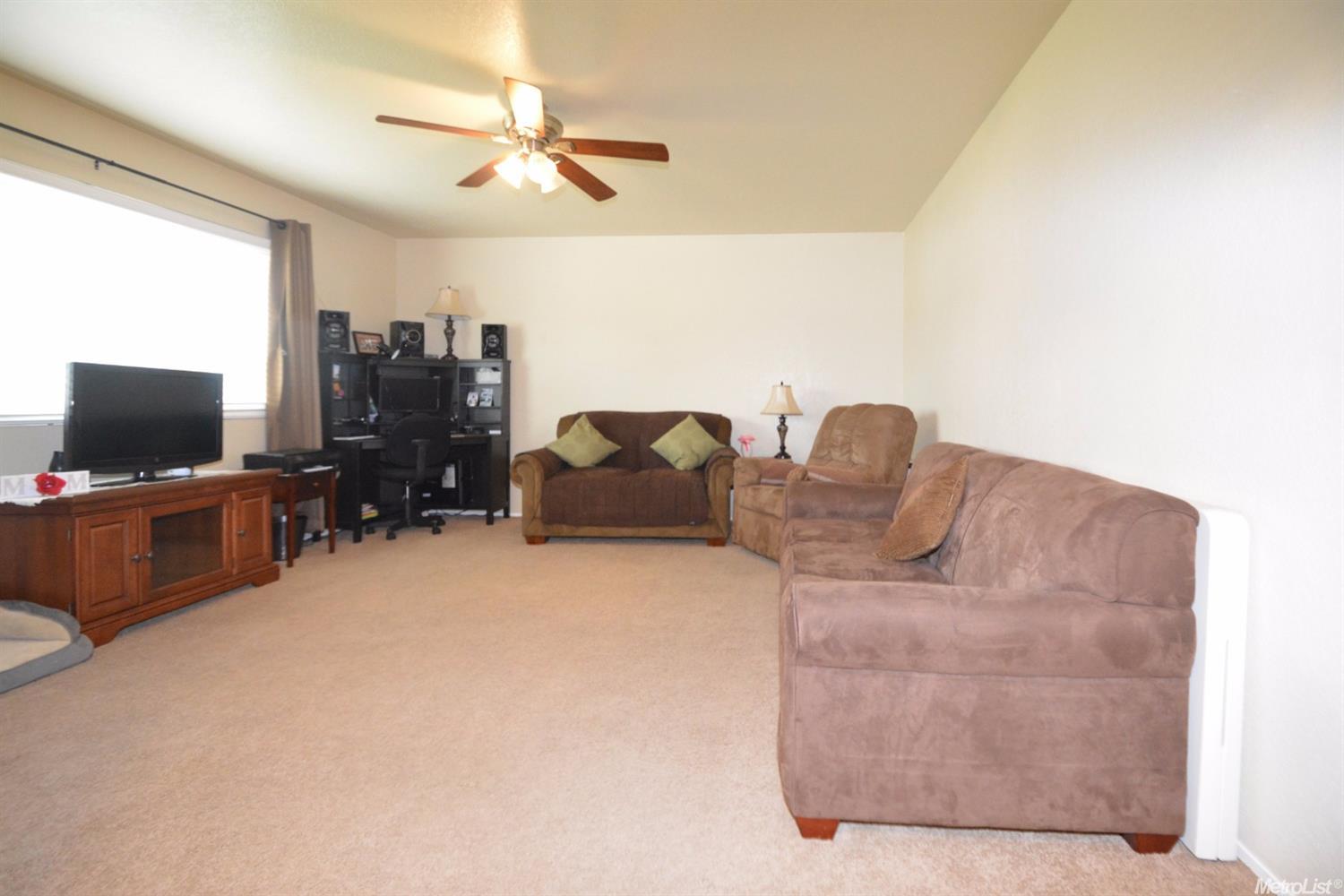 1282 Shaefer St, Manteca, CA 95336 photo 8