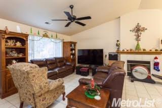 1109 Memory Ln, Modesto, CA 95351 photo 2