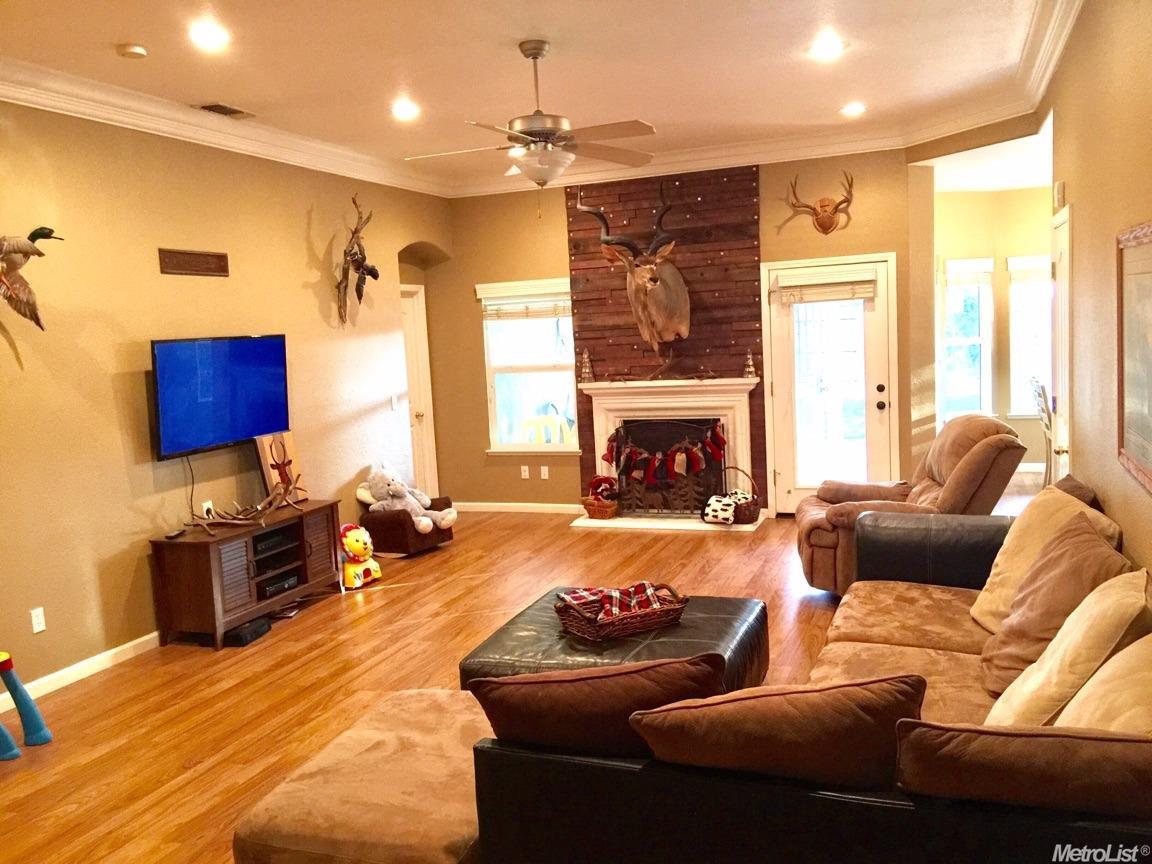 6326 Leaflet Ln, Hughson, CA 95326 photo 4