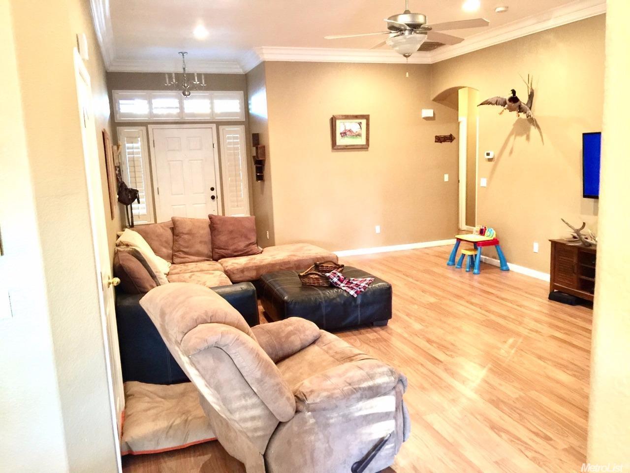 6326 Leaflet Ln, Hughson, CA 95326 photo 2