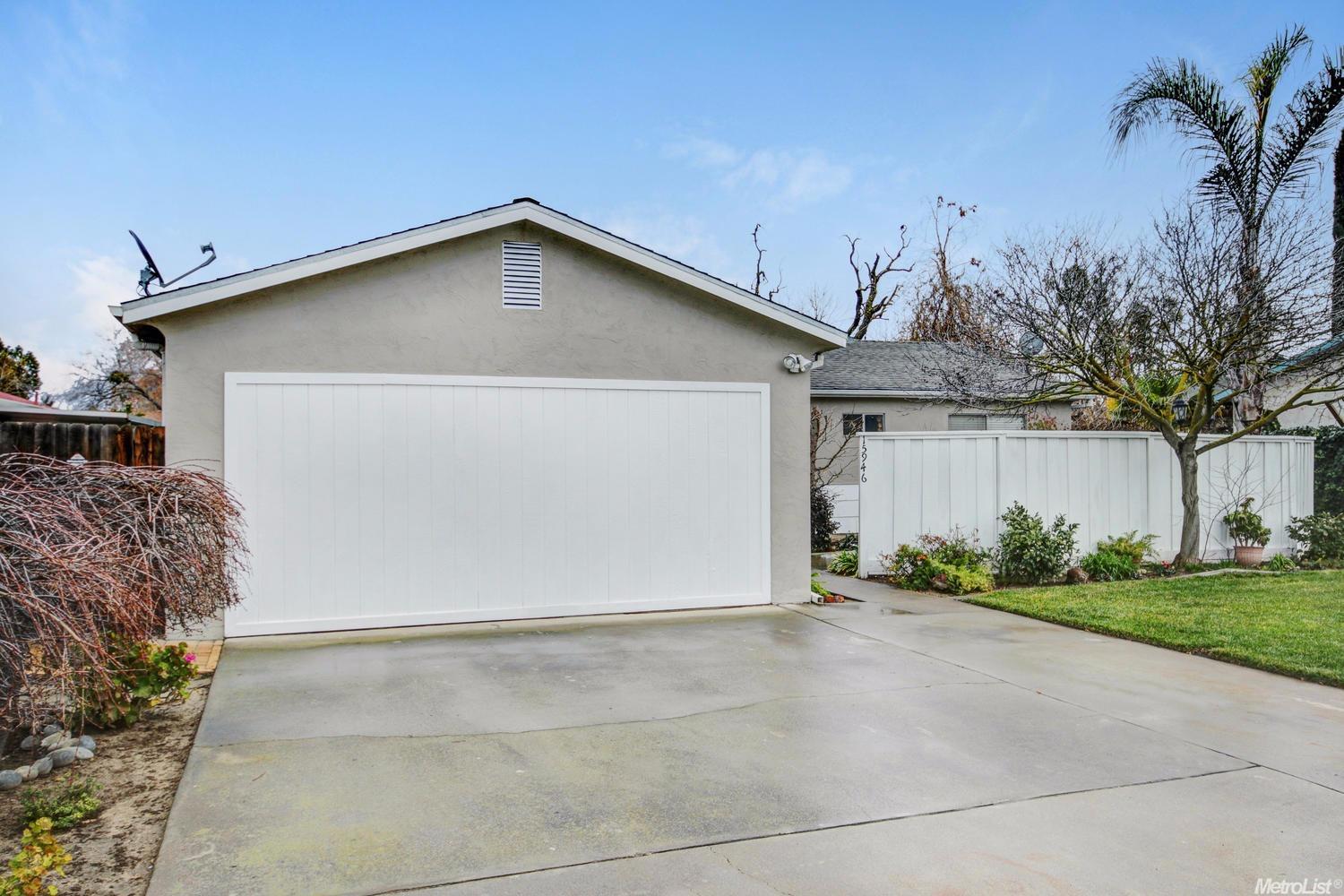 15946 Julie Ln, Lathrop, CA 95330 photo 2