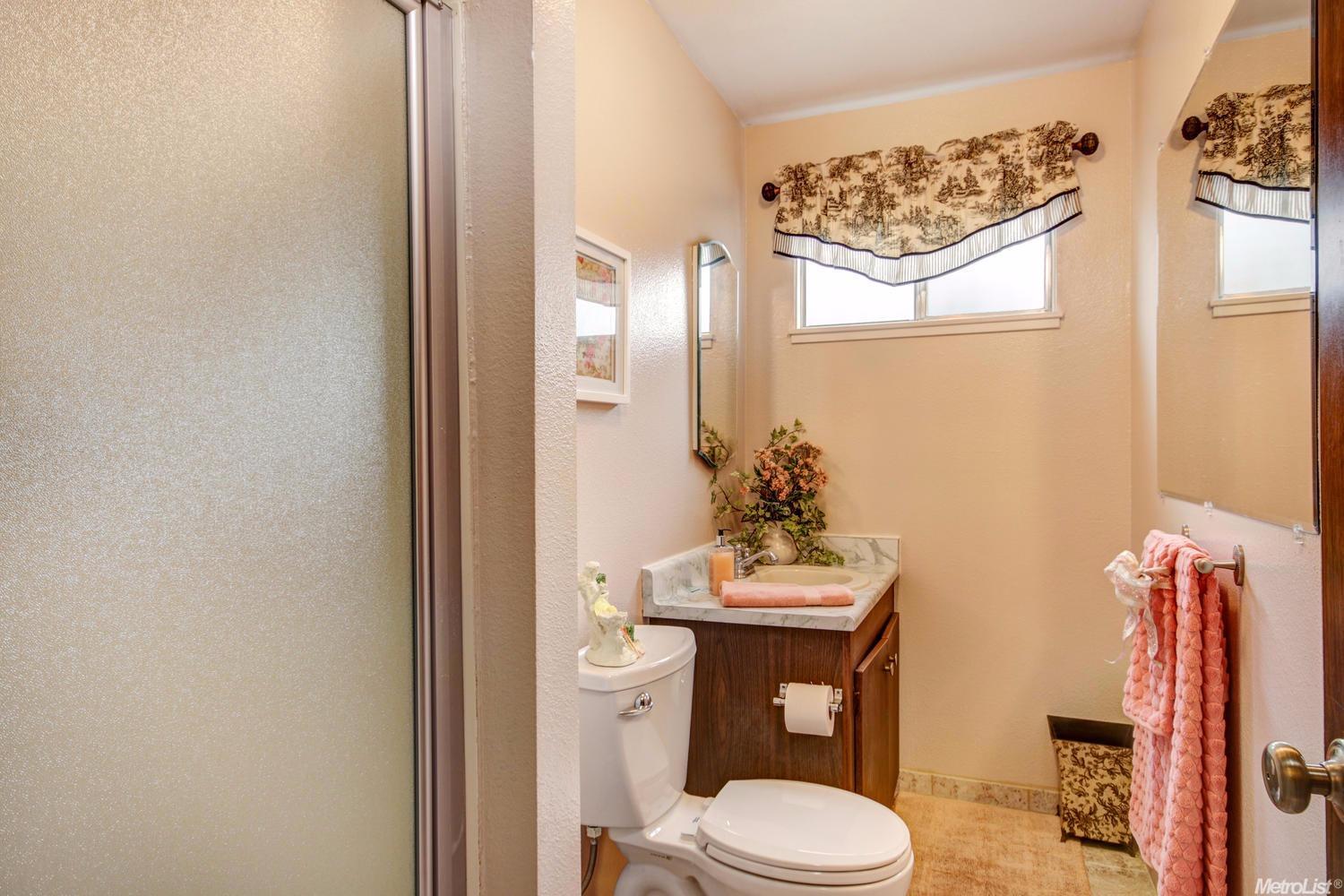 15946 Julie Ln, Lathrop, CA 95330 photo 18