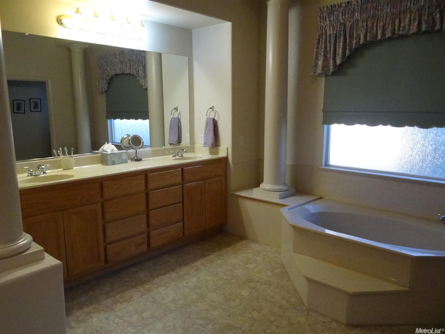 4121 Mount Airy Ln, Modesto, CA 95355 photo 8