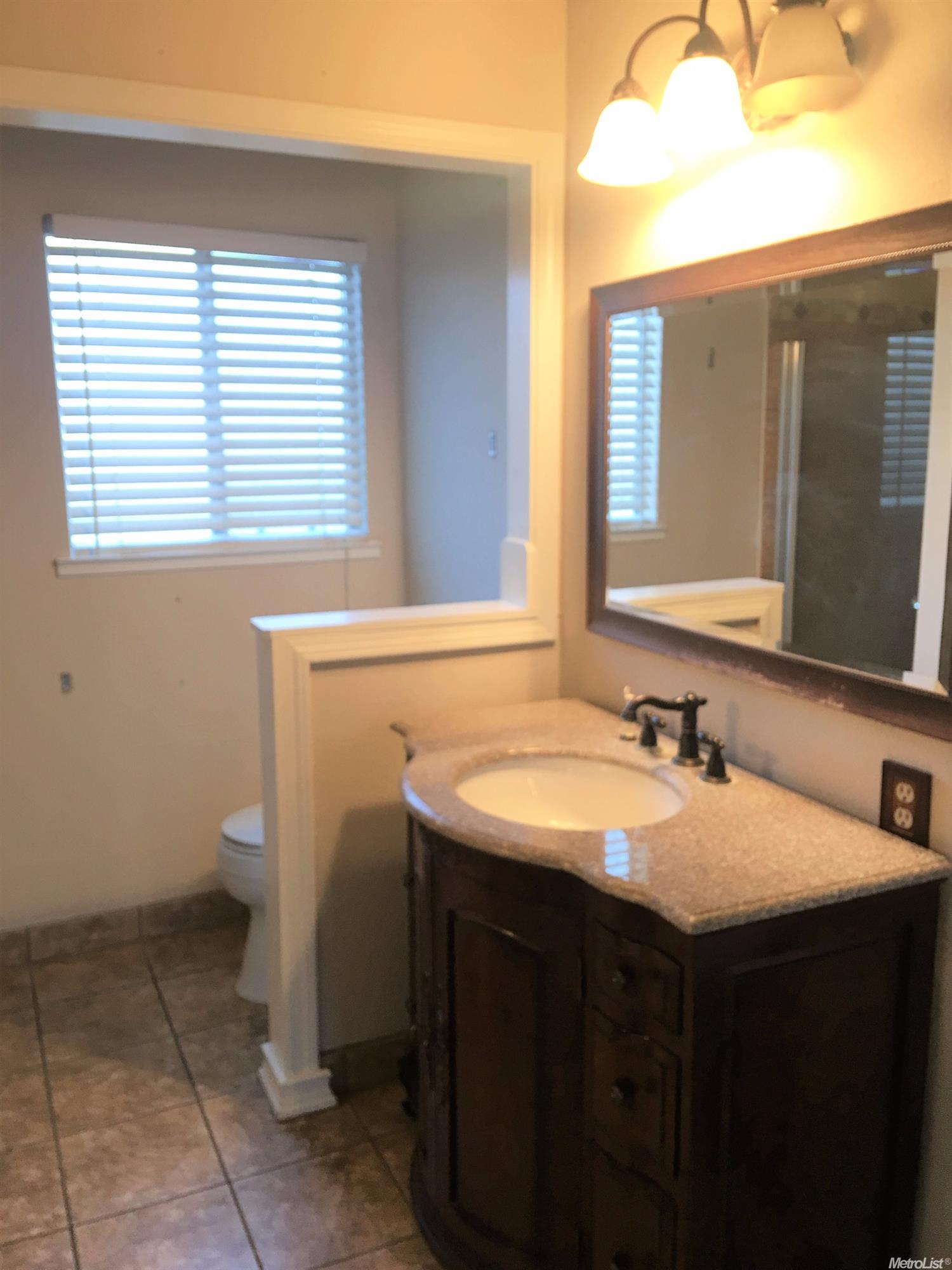 675 Georgetown Ave, Turlock, CA 95382 photo 10