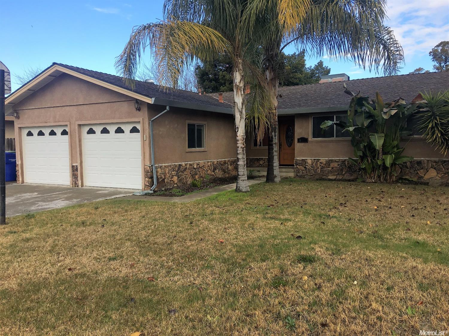 675 Georgetown Ave, Turlock, CA 95382 photo 2