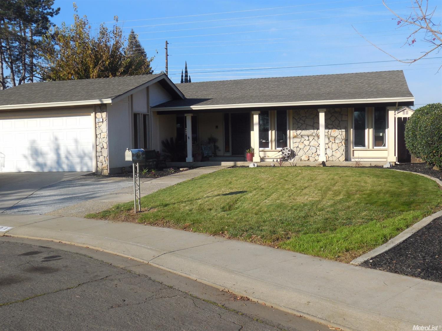 901 Dyer Ln, Modesto, CA 95350 photo 1