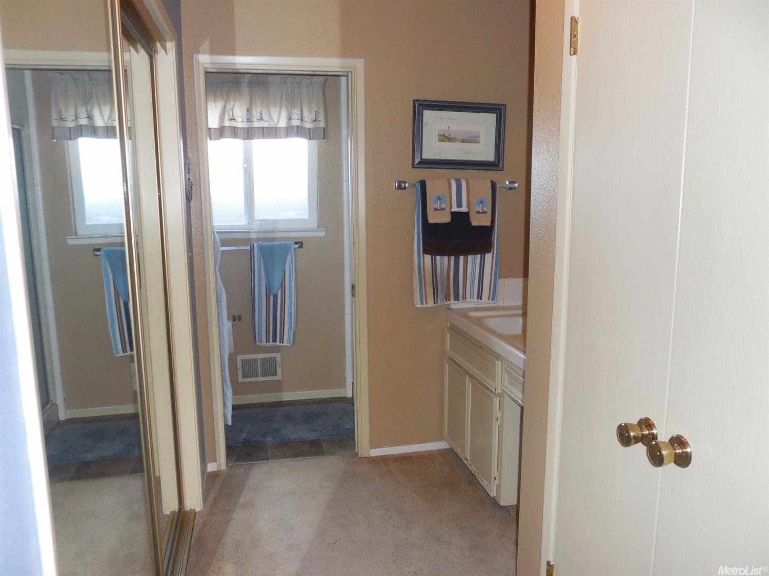 901 Dyer Ln, Modesto, CA 95350 photo 15
