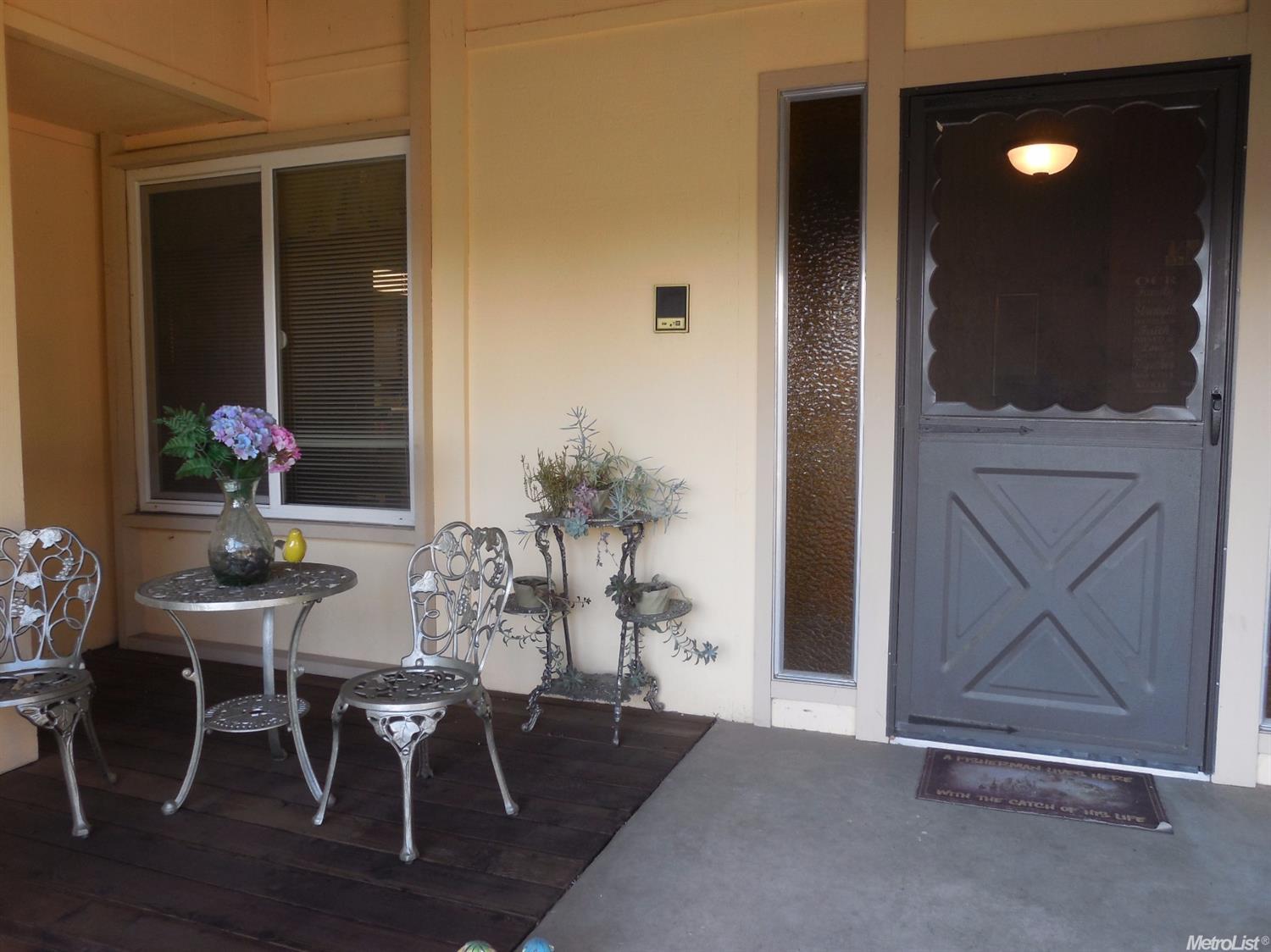 901 Dyer Ln, Modesto, CA 95350 photo 2