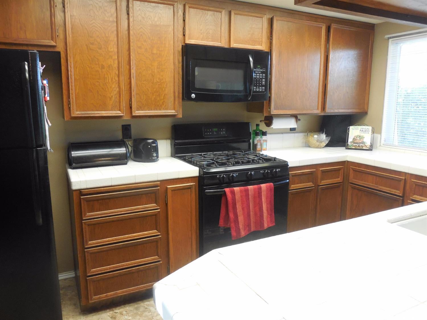 901 Dyer Ln, Modesto, CA 95350 photo 8