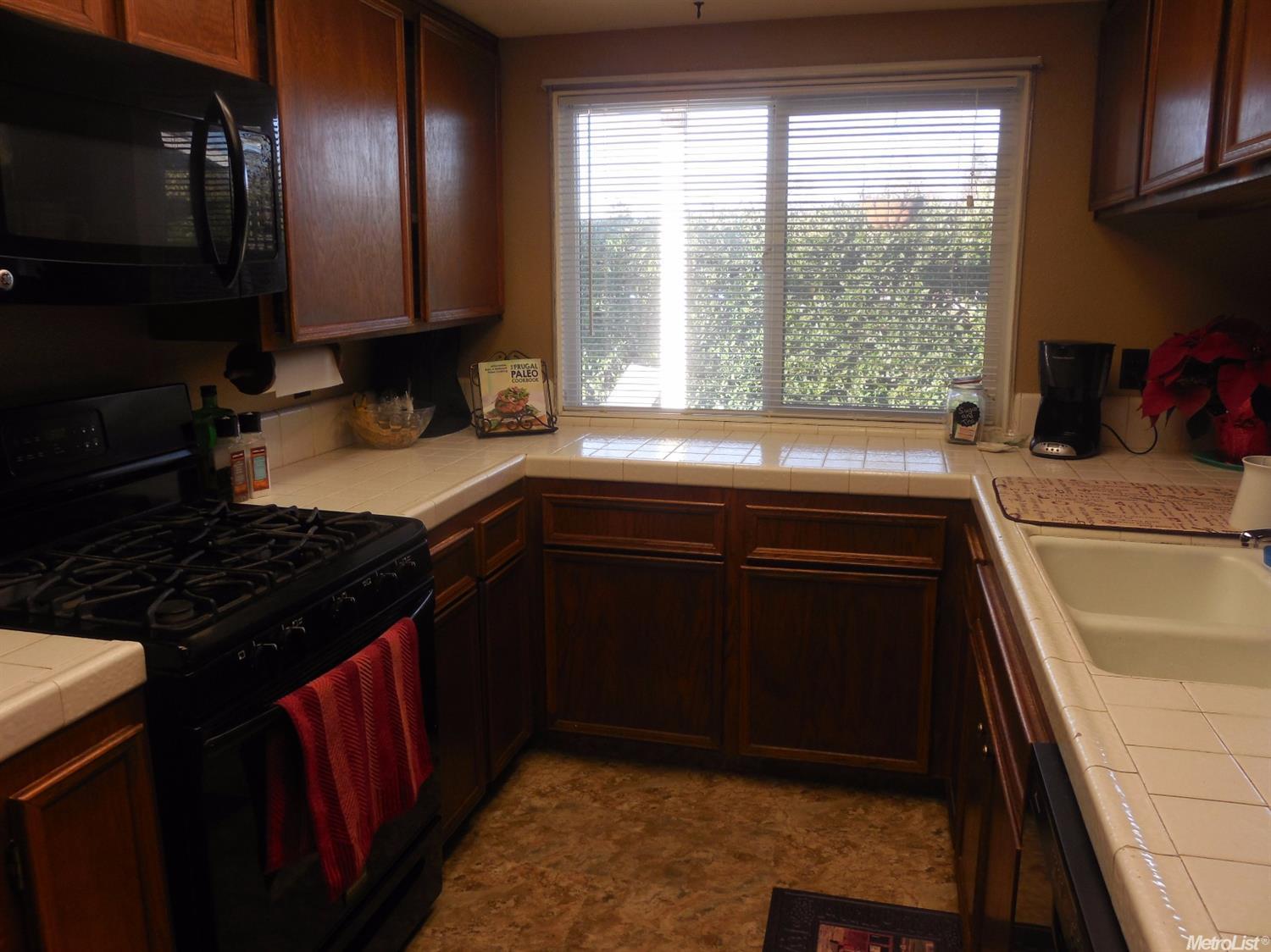901 Dyer Ln, Modesto, CA 95350 photo 7