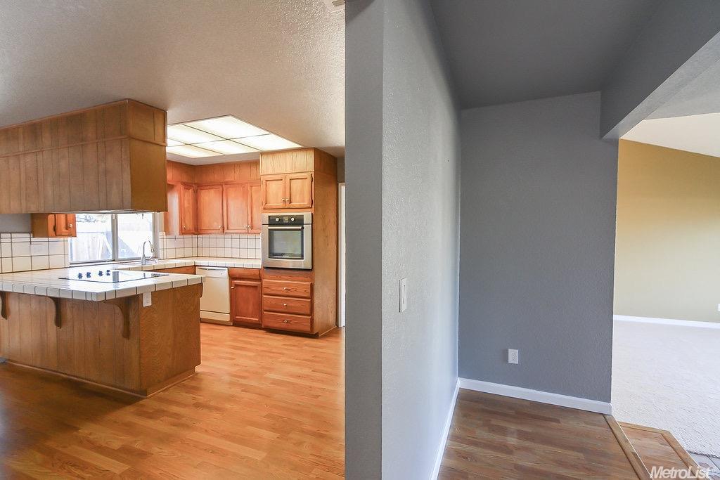 1382 Parkview St, Manteca, CA 95337 photo 5