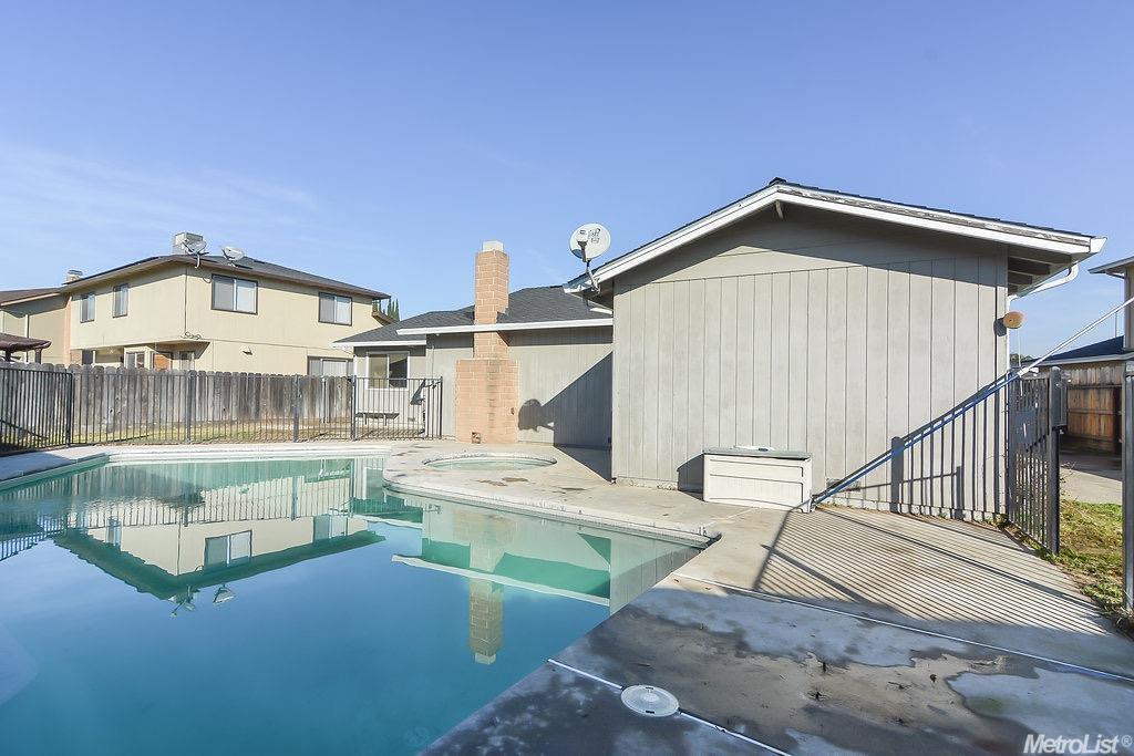 1382 Parkview St, Manteca, CA 95337 photo 17