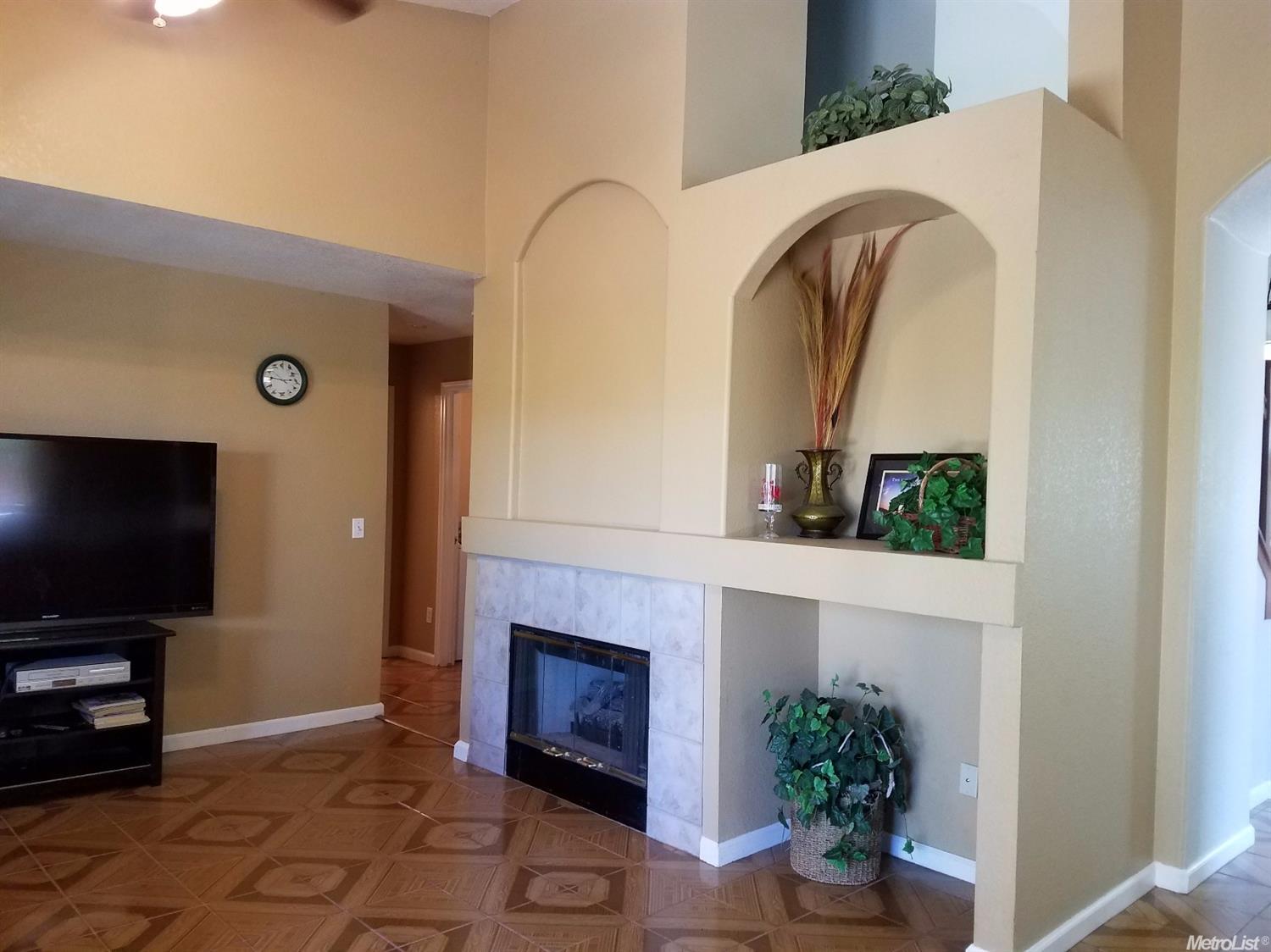 2541 Ives St, Modesto, CA 95355 photo 5