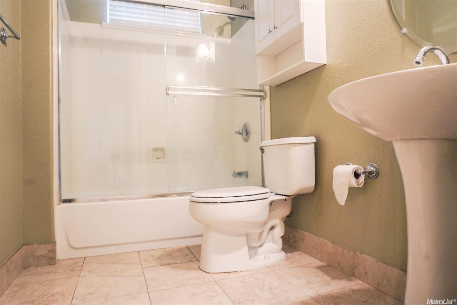 2912 Toronto, Modesto, CA 95355 photo 10
