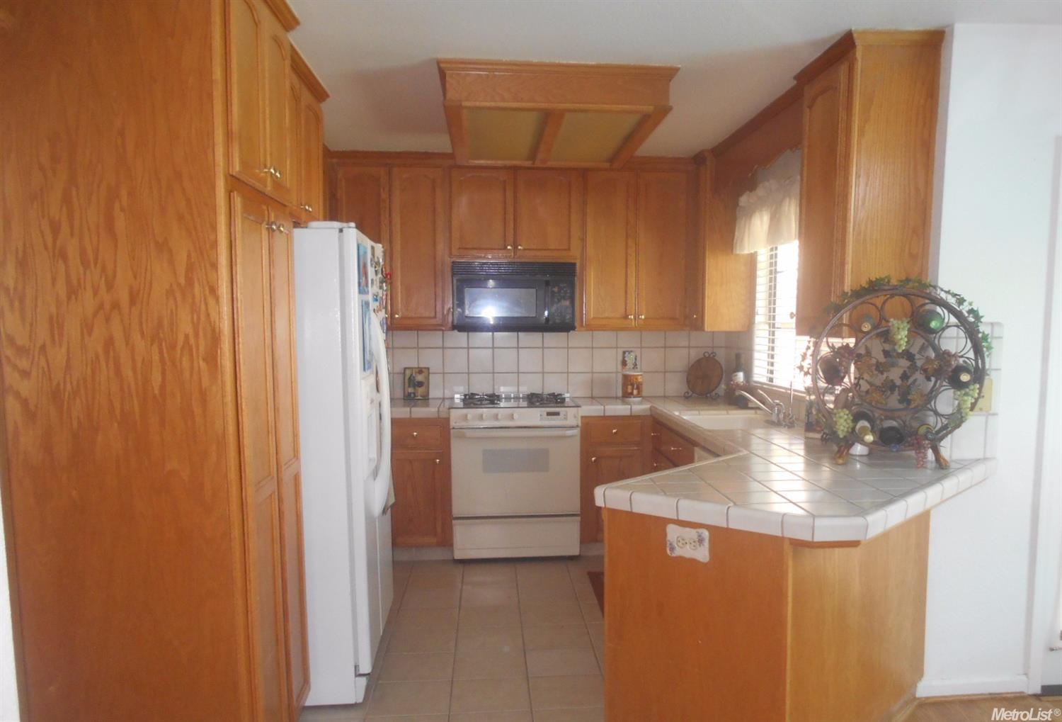 1553 Brookside Dr, Manteca, CA 95336 photo 5