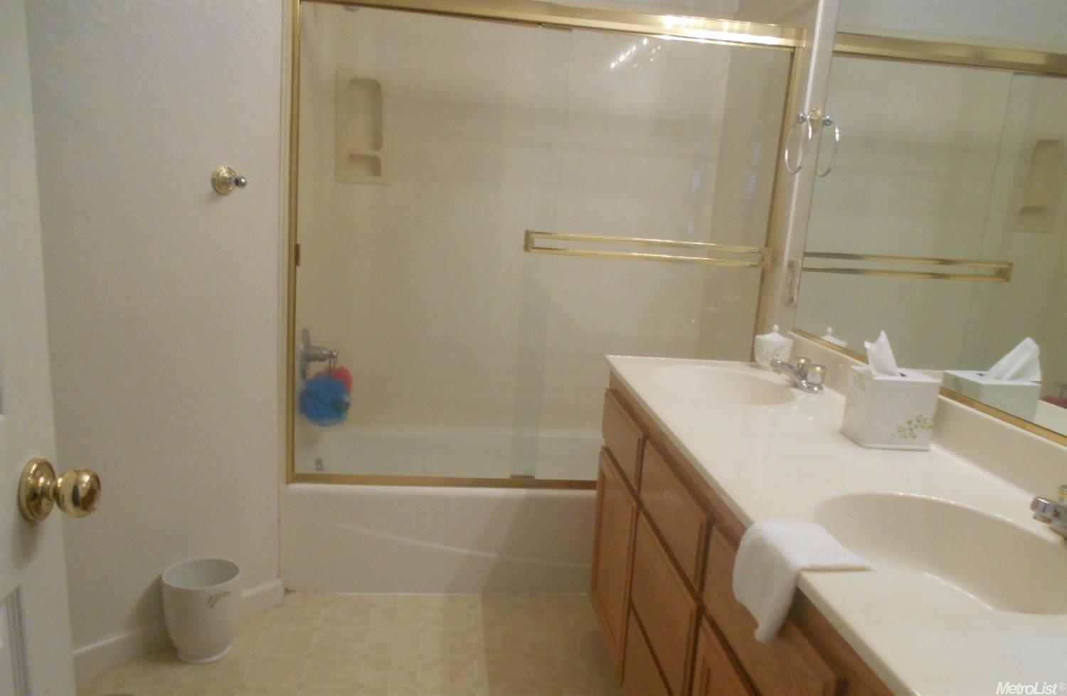 1553 Brookside Dr, Manteca, CA 95336 photo 8