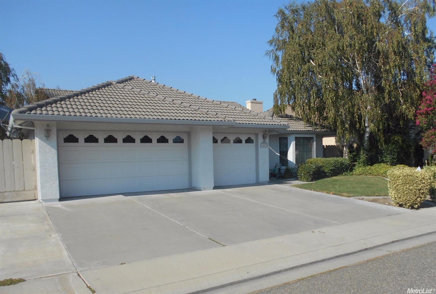 1553 Brookside Dr, Manteca, CA 95336 photo 4