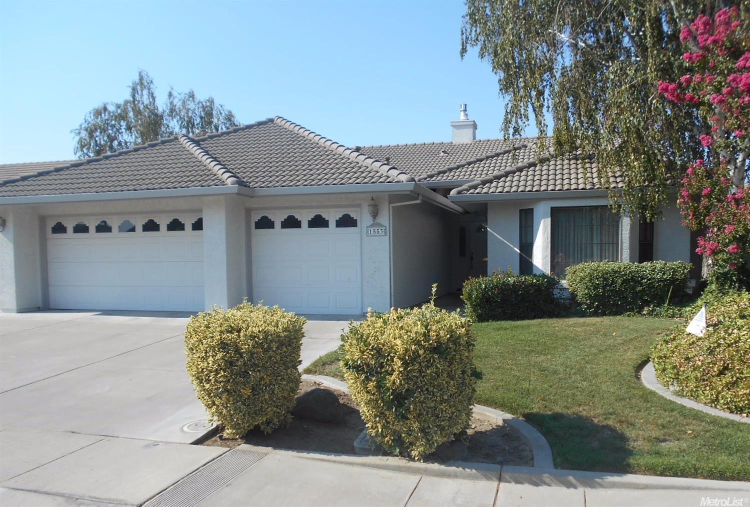 1553 Brookside Dr, Manteca, CA 95336 photo 2