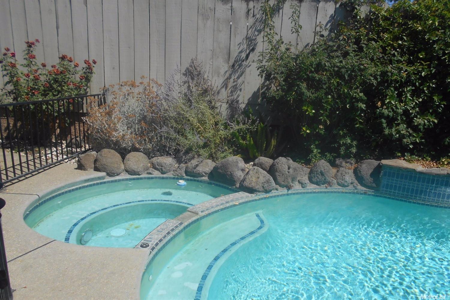 1553 Brookside Dr, Manteca, CA 95336 photo 9