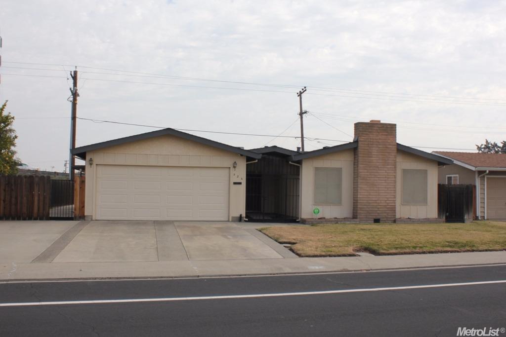 526 Alpine Ave, Manteca, CA 95336 photo 1