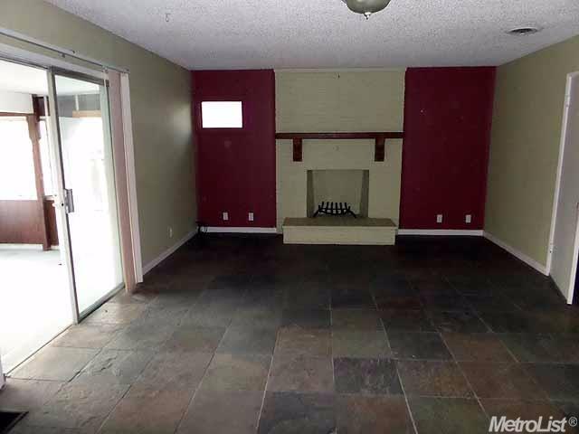 136 Hayes Dr, Turlock, CA 95382 photo 4