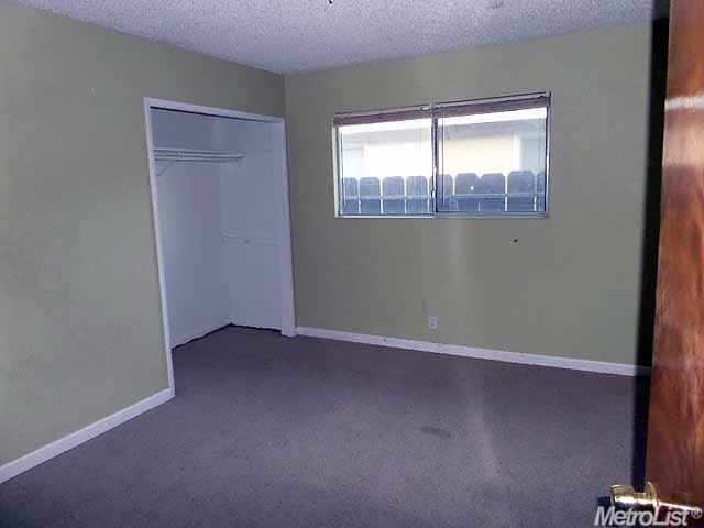 136 Hayes Dr, Turlock, CA 95382 photo 12