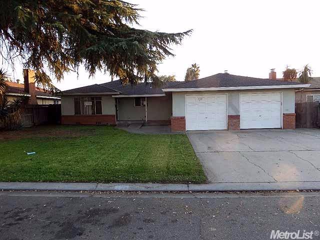 136 Hayes Dr, Turlock, CA 95382 photo 1