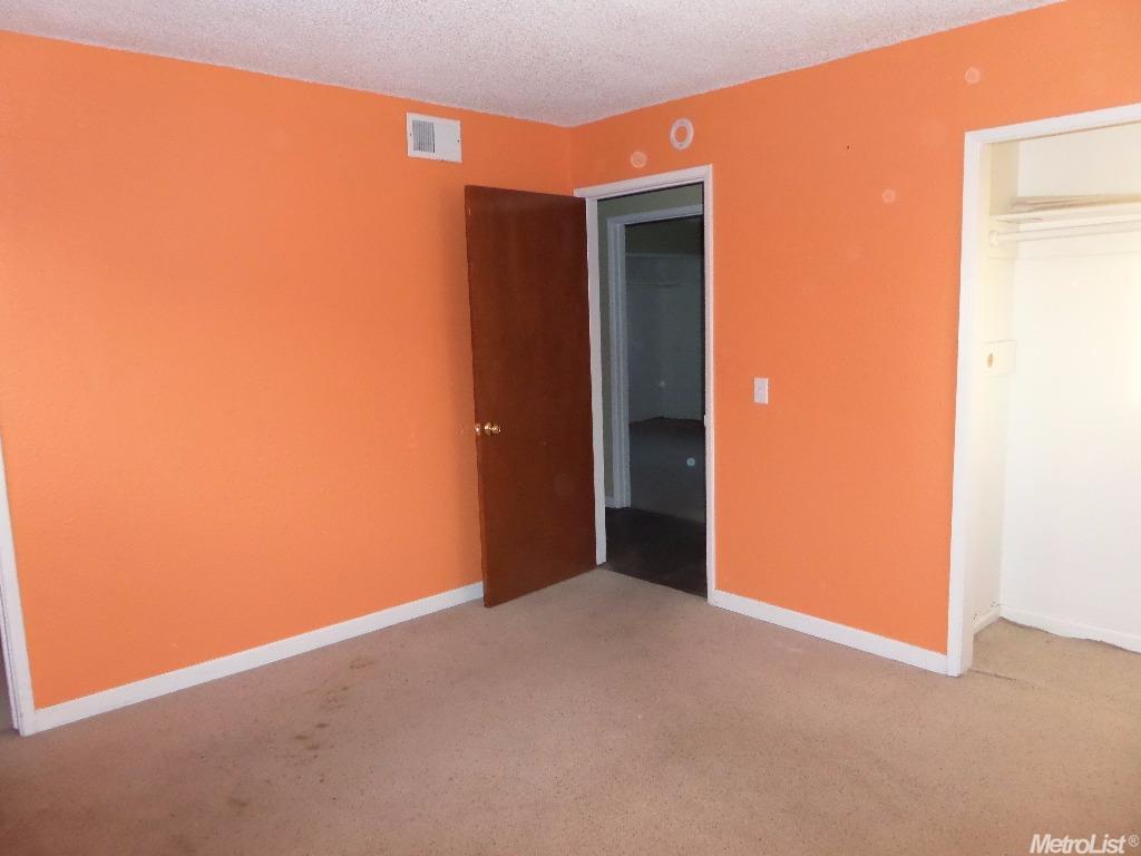 136 Hayes Dr, Turlock, CA 95382 photo 17