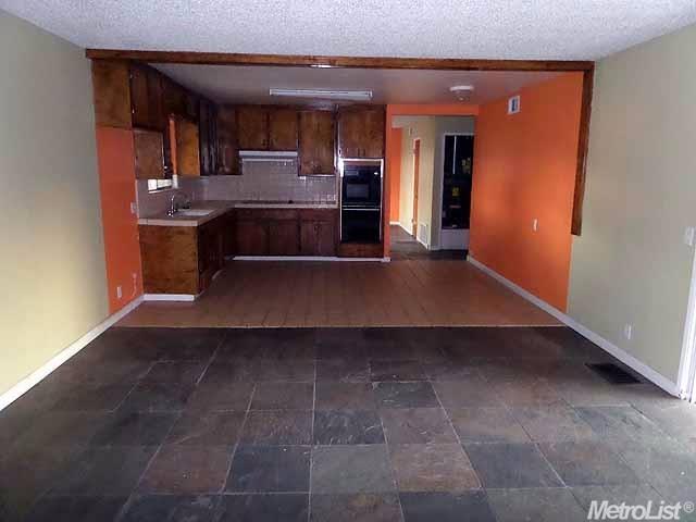 136 Hayes Dr, Turlock, CA 95382 photo 9